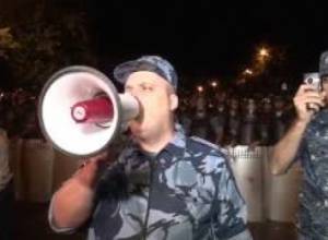 Ոստիկանները զգուշացնում են: Ցուցարարները ազատեցին Բաղրամյան պողոտան