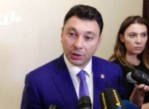 Հովիկ Աբրահամյանը կատավարությունը հոր տնից չի բերել Էդուարդ Շարմազանով