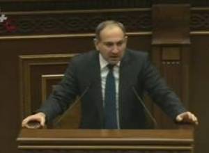 Ընդհարում Նիկոլ Փաշինյանի եւ  Զարուհի Փոստանջյանի միջեւ