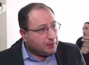 Վահան Շիրխանյանին պատգարակով չապահովեցին, նիստը հետաձգվեց