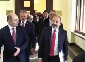 Pashinyan boards new train for Yerevan-Gyumri maiden trip