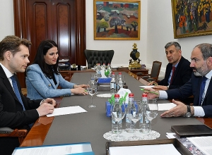 Վարչապետը Նիկոլա Ազնավուրի հետ քննարկել է Երևանում «Ազնավուր» կենտրոնի ստեղծմանը վերաբերող հարցեր