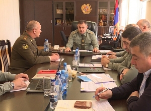 Начальник ГШ ВС РА принял граждан, обратившихся по различным вопросам