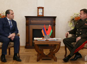 Посол РА встретился с министром обороны Беларуси