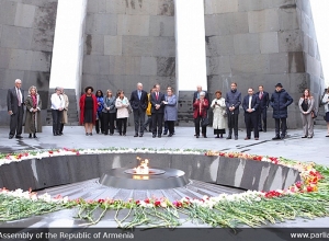 U.S. Congressmen pay tribute to memory of Armenian Genocide victims in Yerevan Memorial