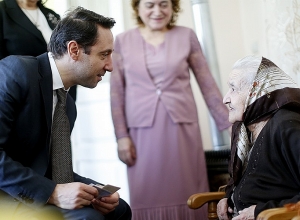 Мэр посетил переживших Геноцид армян