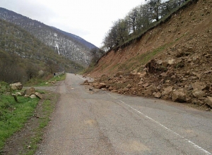 Քարաթափում՝ Կապան-Ծավ-Շվանիձոր-Մեղրի ավտոճանապարհի 36-րդ կմ-ում