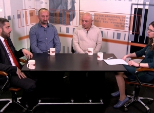 «А говорящий кто?»: Кто воспринимается как оппозиционер к власти