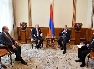 Президент Армен Саркисян встретился с делегацией АВФС