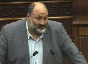 Необходимы коренные изменения для того, чтобы вытащить людей из финансовых ловушек: депутат