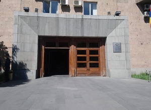 Тревожный звонок был ложным – в 3-м корпусе правительства не нашли взрывчатку