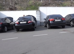 Служебные машины правительства заменят на электромобили