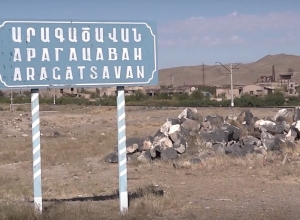Արագածավան գյուղի հողօգտագործողները փակել են  Գյումրի-Երևան միջպետական ճանապարհը