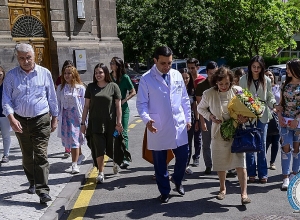 Ռոզի Արմենը այցելեց ապագա բժիշկներին ու հայրենքի պաշտպաններին