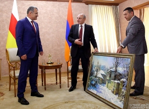 Бако Саакян принял президента Южной Осетии