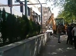 Захваченный тротуар улицы Комитаса восстанавливается: Акоп Карапетян