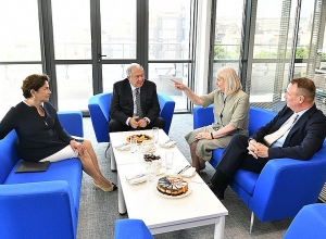 Президент с супругой посетили посольство Соединенного Королевства