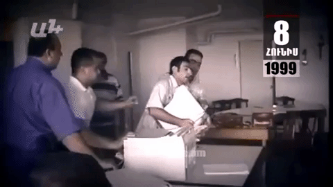 Օրացույց. 8-ը հունիսի.Հարկադիր կատարողները  լցվել էին Նիկոլ Փաշինյանի խմբագրություն
