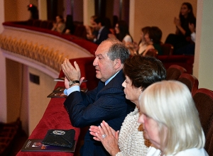 Армен Саркисян с супругой присутствовал на закрытии XV Международного конкурса Хачатуряна