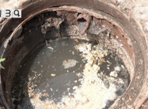 Խցանված կոյուղատարը վերածվել է աղբանոցի