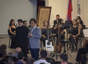 Վահան Արծրունու համերգի հասույթը՝ անվճարունակ ուսանողներին