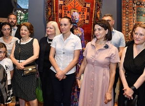 Представлены одежды и аксессуары, созданные армянскими дизайнерами