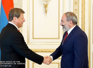 Վարչապետ Նիկոլ Փաշինյանն ընդունել է Գլենդելի քաղաքապետ Արա Նաջարյանին