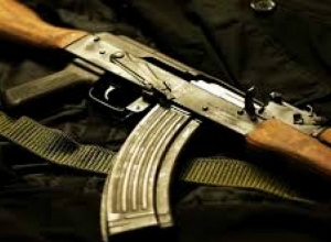 В Эчмиадзине прозвучали выстрелы