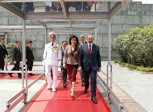 Никол Пашинян воздал дань уважения памяти героев Вьетнама и Хо Ши Мина