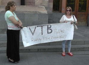 Шесть семей стоят перед опасностью потерять квартиру