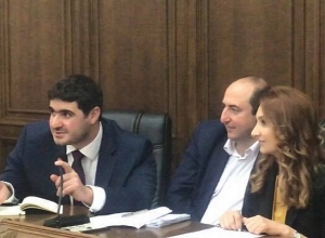 Արման Եղոյանը պարզաբանում է՝ 40 տարո՞վ են իշխանության եկել, թե՞ ոչ