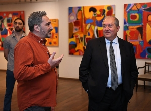 Նախագահ Արմեն Սարգսյանն այցելել է Նարեկ Ավետիսյանի «Ջաջուռյան կտավներ» խորագրով ցուցահանդես