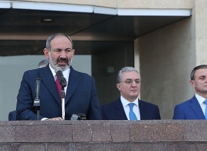Վարչապետը մասնակցում է Ռազմաուսումնական հաստատությունների շրջանավարտների դիպլոմների հանձնման արարողությանը. ուղիղ