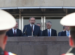 Հեռու չէ այն օրը, երբ կհնչի նաեւ «Տիկնայք եւ պարոնայք գեներալներ» արտահայտությունը. վարչապետ