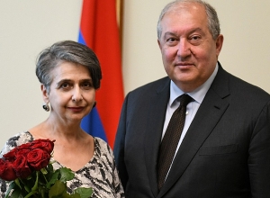 Президент Армен Саркисян принял композитора-песенника Марине Алес