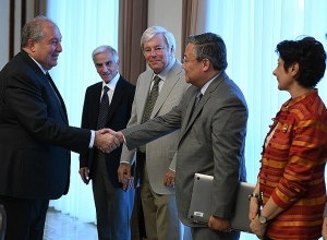 Гости президента обсудили вопрос профилактики слепоты