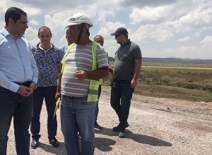 Сурен Папикян осмотрел ход работ по восстановлению дорог жизненного значения