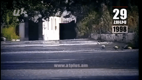 Календарь: 29-го июля: Автоматные очереди в направлении его особняка