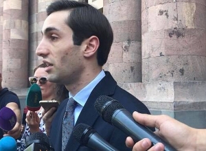 Созыв пресс-конференции в соседней стране непосредственно повлияет на авторитет Еревана: Давид Хажакян