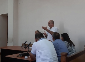 Շարունակվում է Մանվել Գրիգորյանի եւ նրա կնոջ գործով դատական նիստը