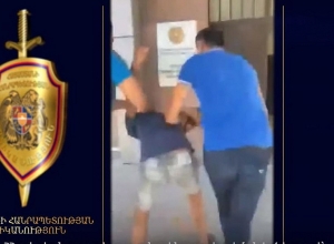 Представился другим именем и вымогал у женщины деньги и золото