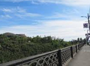 Քաղաքացին ցած է նետվել Կիևյան կամրջից