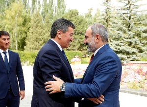 Никол Пашинян встретился с президентом Кыргызстана