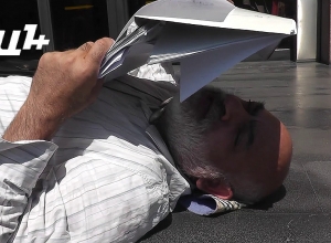 Վարդգես Գասպարին պառկել էր քաղաքապետարանի դիմաց․ 15 տարվա բողոքը լուծում չի ստանում