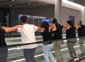 В Стамбульском аэропорту танцевали армянский национальный танец