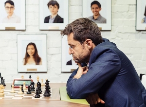 Լեւոն Արոնյանը հաղթեց Շահրիյար Մամեդյարովին եւ դարձավ միանձյա առաջատար