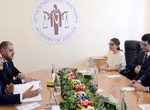 Ռուստամ Բադասյանն այցելել է Արդարադատության Ակադեմիա