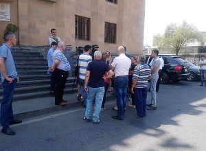Канализация в аварийном состоянии: жители протестуют