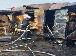 Пожар, взрыв в деревне Арегнадем: есть пострадавшие