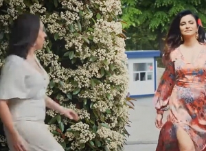 Մարալ Այվազը՝ գուշակի դերում